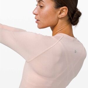 Lululemon Swiftly Tech Long Sleeve 2.0 Top in Feather Pink Size 6 Athleisure